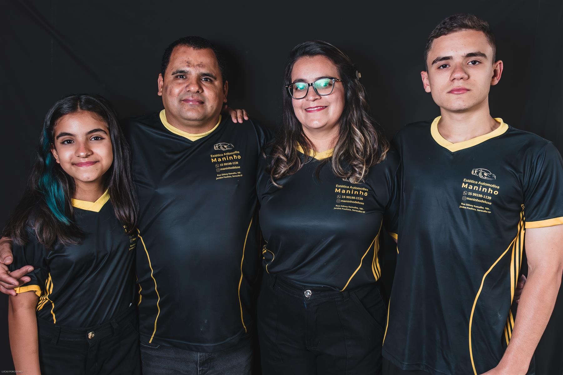 Os quatro integrantes da equipe Maninho Deluxe uniformizados